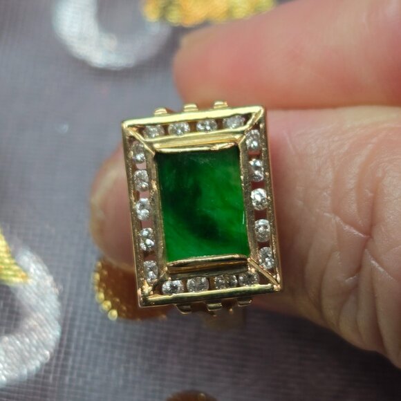 Exquisite Jade & Diamond Cocktail Ring – 18K Gold Elegance - Picture 4 of 11
